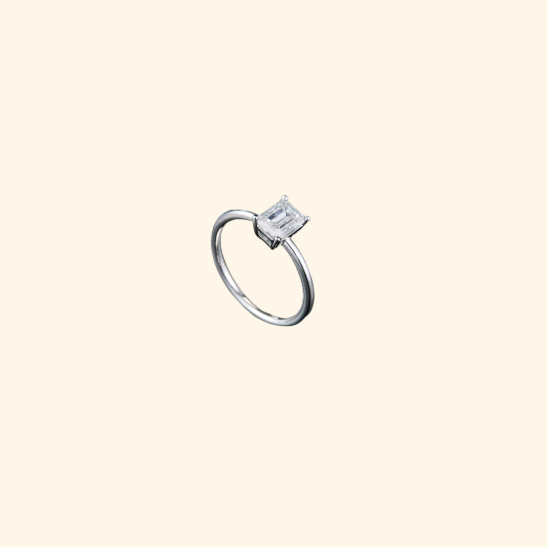Classic Emerald Moissanite Ring