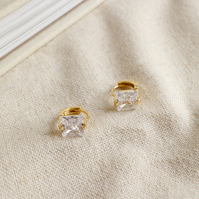 Classic Solitaire Earrings