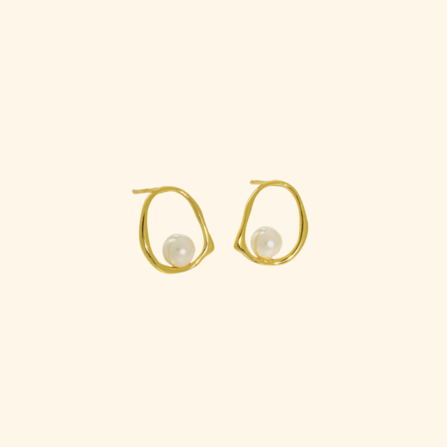 Classic Pearl Stud