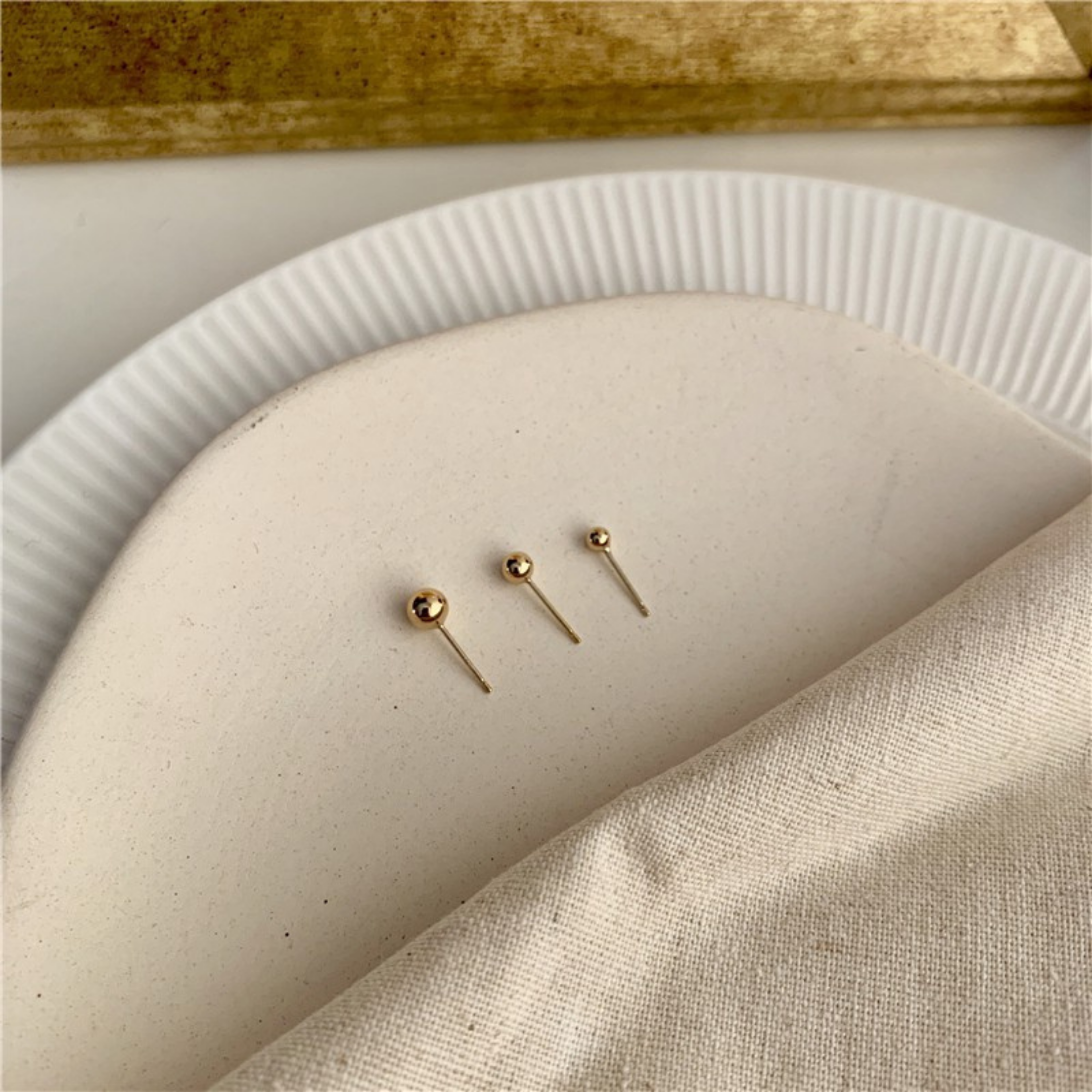 Everyday Studs Earrings