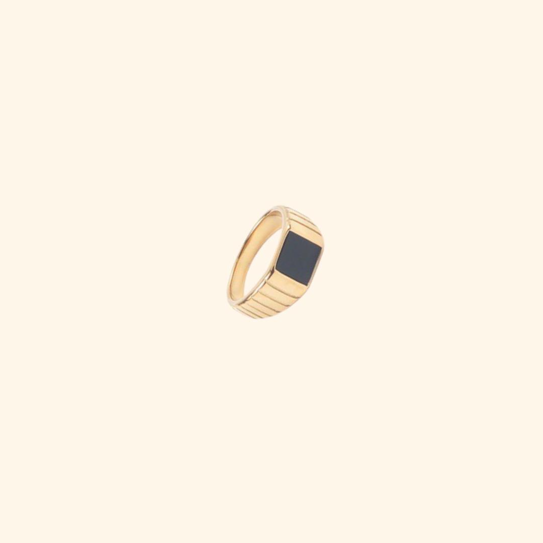 Classic Ribbed Signet Ring