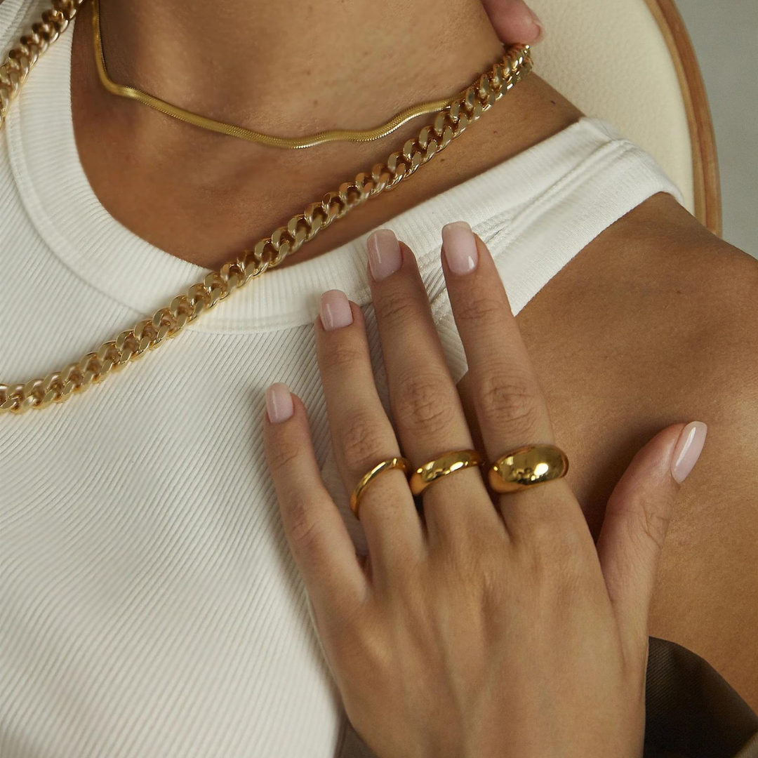gold ring with diamonds - Inez Stodel