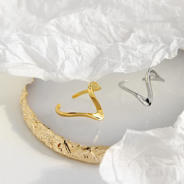 Classic Wave Ring