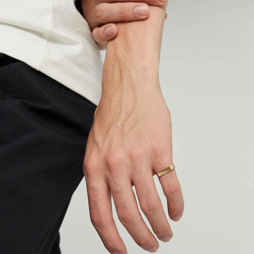 Everyday Bar Signet Ring