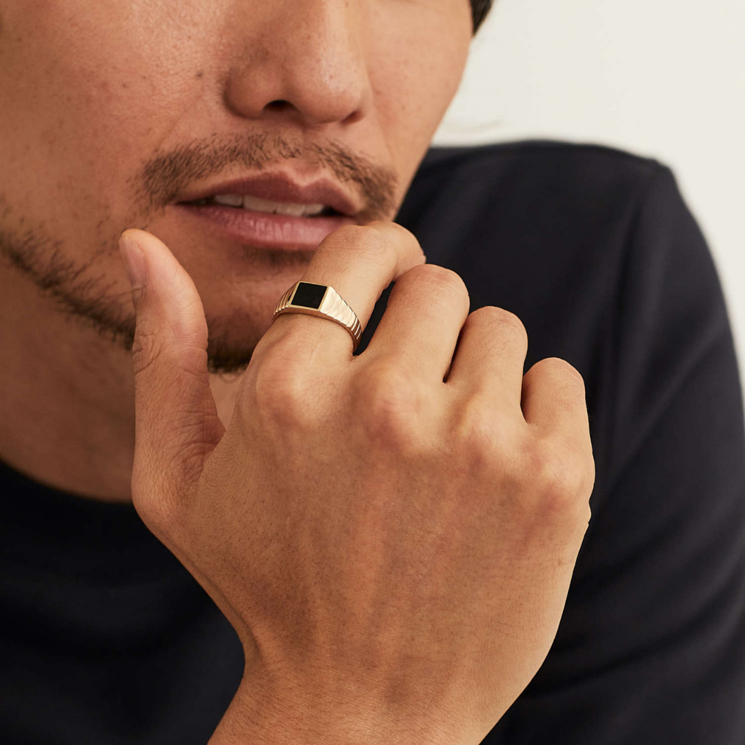 Classic Ribbed Signet Ring