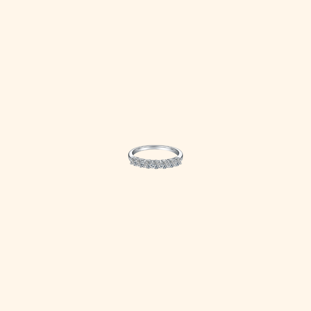 Classic 7 Stars Moissanite Ring
