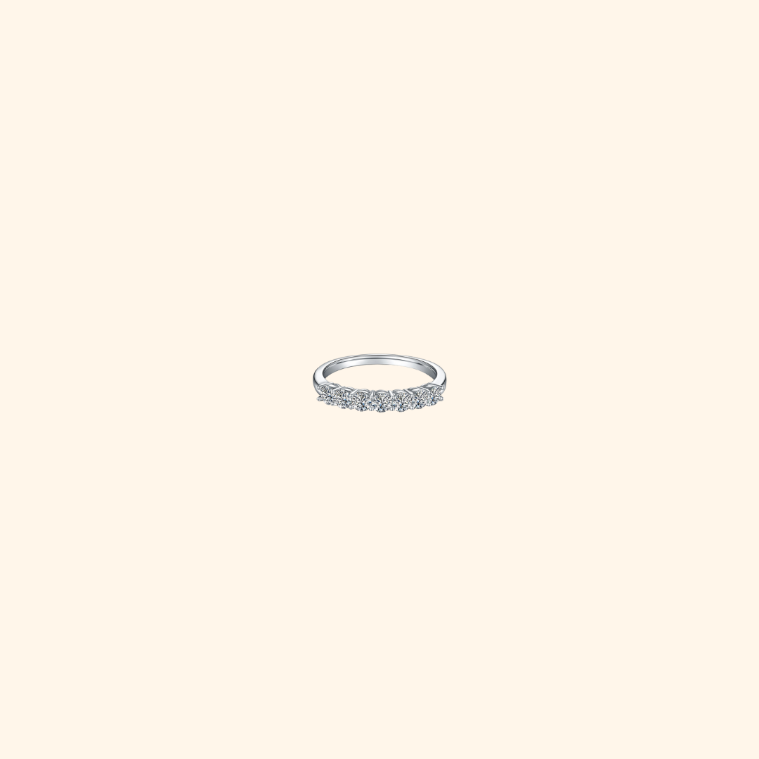 Classic 7 Stars Moissanite Ring