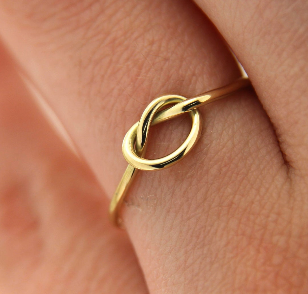 Classic Knot Ring