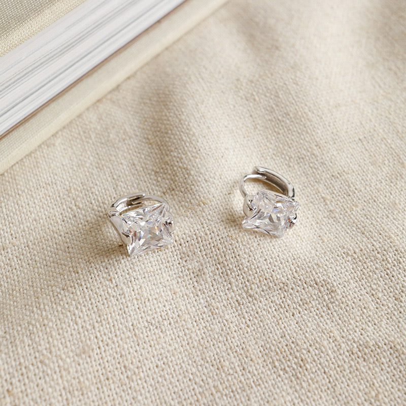 Classic Solitaire Earrings